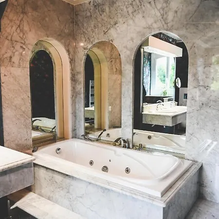 فندق مبيت وإفطار La Fontaine Dort Tessy-sur-Vire