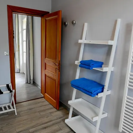 فندق مبيت وإفطار La Fontaine Dort 3*