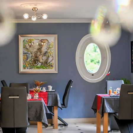 فندق مبيت وإفطار La Fontaine Dort Tessy-sur-Vire